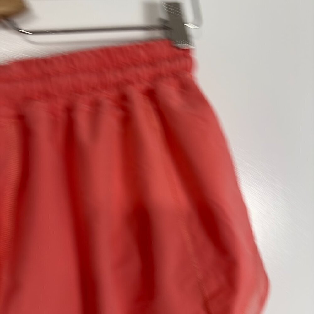 NWOT Lululemon Hotty Hot Low Rise Short 4" - Picture 9 of 11